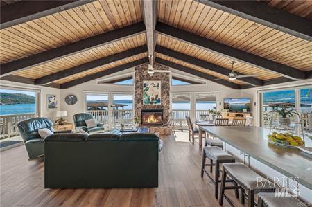 Detail Gallery Image 4 of 61 For 10165 Lakeshore Dr, Clearlake,  CA 95422 - 4 Beds | 3 Baths