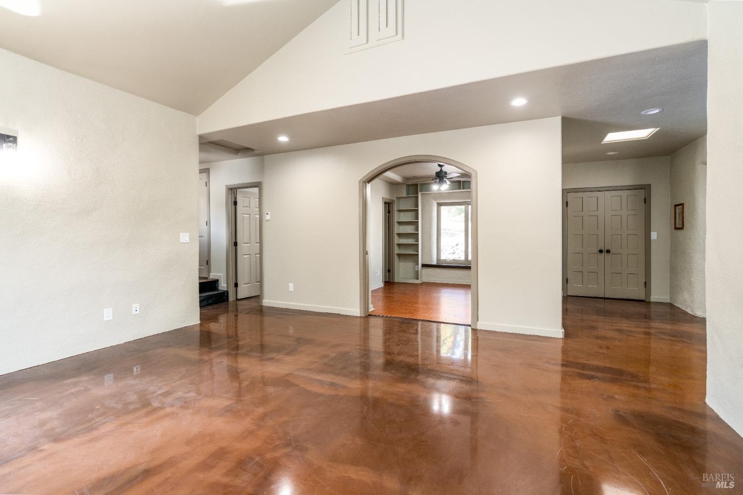 Detail Gallery Image 19 of 91 For 5510 Parducci Rd, Ukiah,  CA 95482 - 3 Beds | 3 Baths