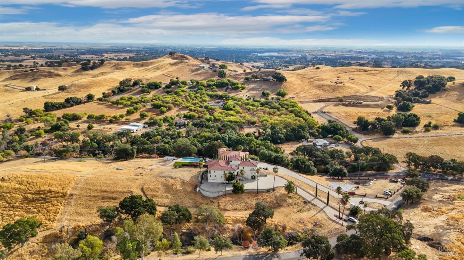 Detail Gallery Image 6 of 99 For 3945 Joslin Ln, Vacaville,  CA 95688 - 6 Beds | 5/4 Baths