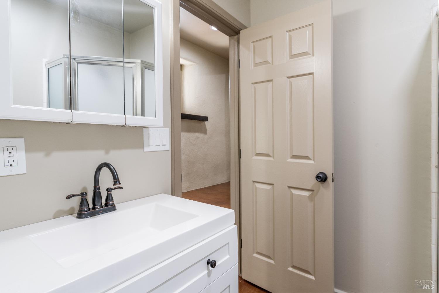 Detail Gallery Image 22 of 91 For 5510 Parducci Rd, Ukiah,  CA 95482 - 3 Beds | 3 Baths