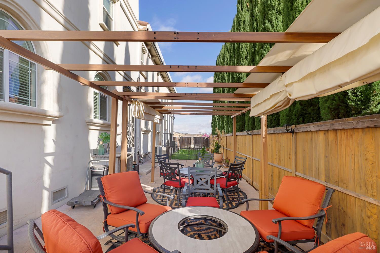 Detail Gallery Image 40 of 99 For 3945 Joslin Ln, Vacaville,  CA 95688 - 6 Beds | 5/4 Baths