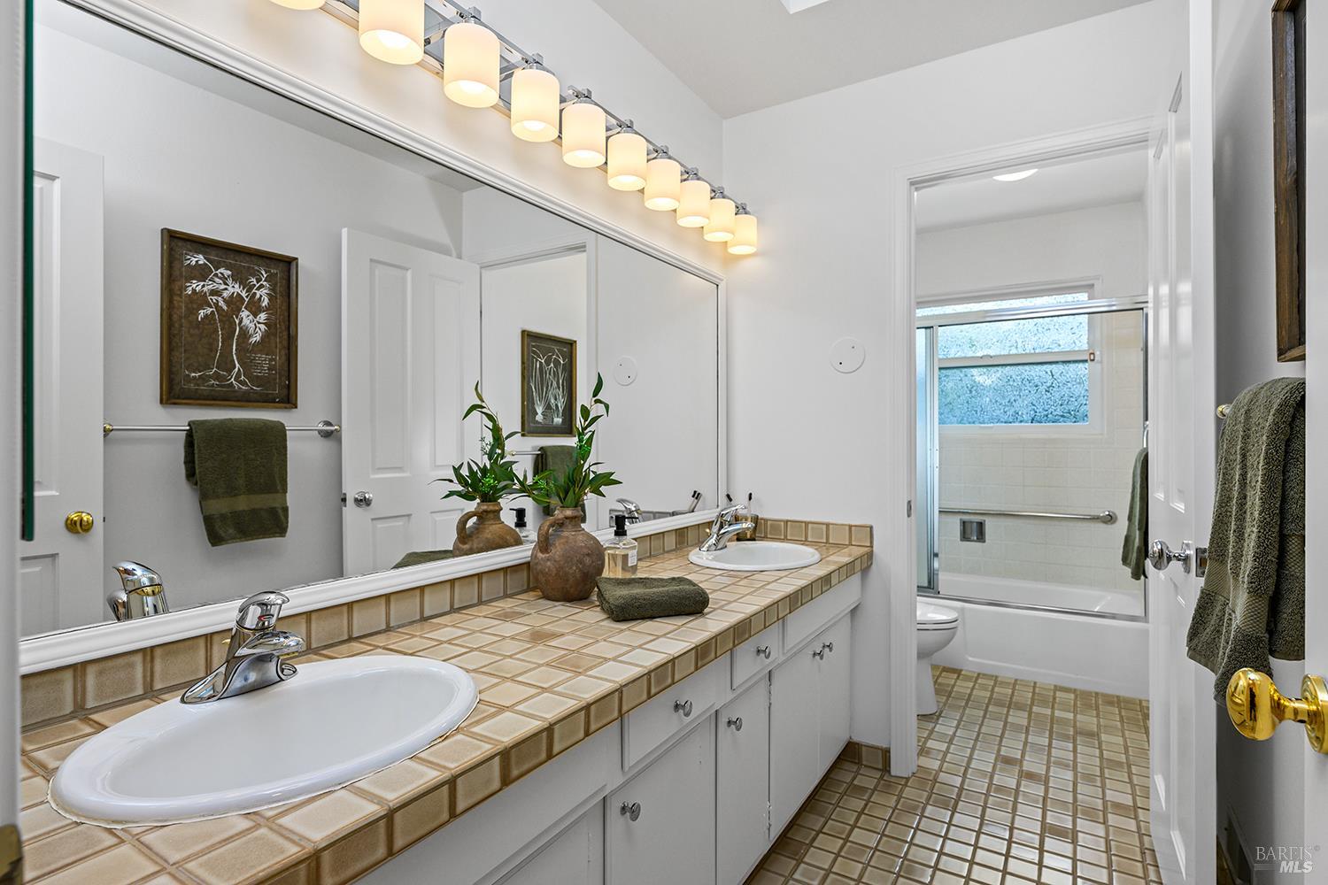 Detail Gallery Image 31 of 39 For 22 Paseo Mirasol Unkn, Tiburon,  CA 94920 - 4 Beds | 2 Baths