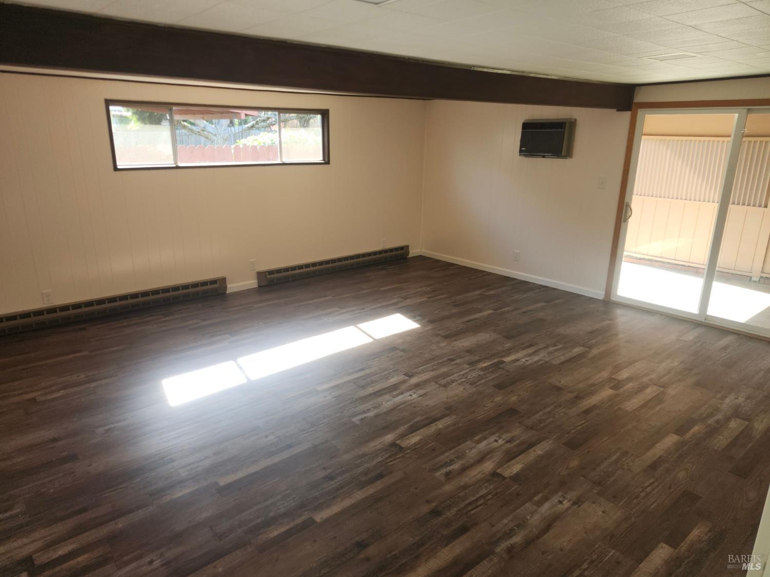 Detail Gallery Image 4 of 13 For 1338 Rose Ave, Ukiah,  CA 95482 - 3 Beds | 2 Baths