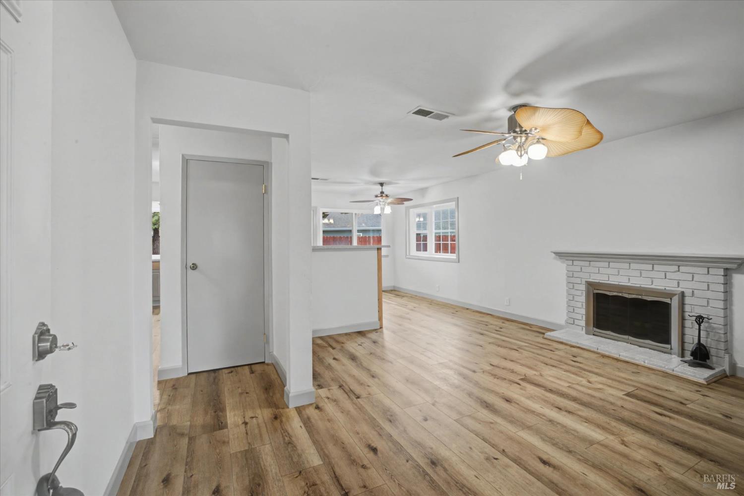 Detail Gallery Image 5 of 36 For 1213 Sprig Ct, Fairfield,  CA 94533 - 3 Beds | 2 Baths