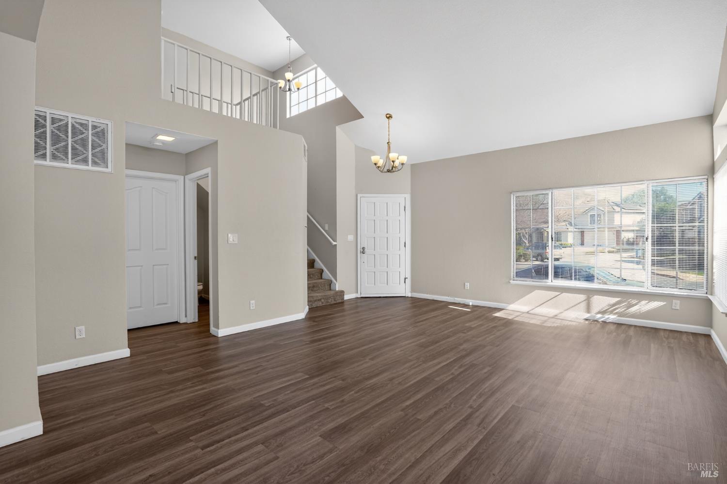 Detail Gallery Image 5 of 30 For 3537 Centennial Dr, Antioch,  CA 94509 - 4 Beds | 2/1 Baths