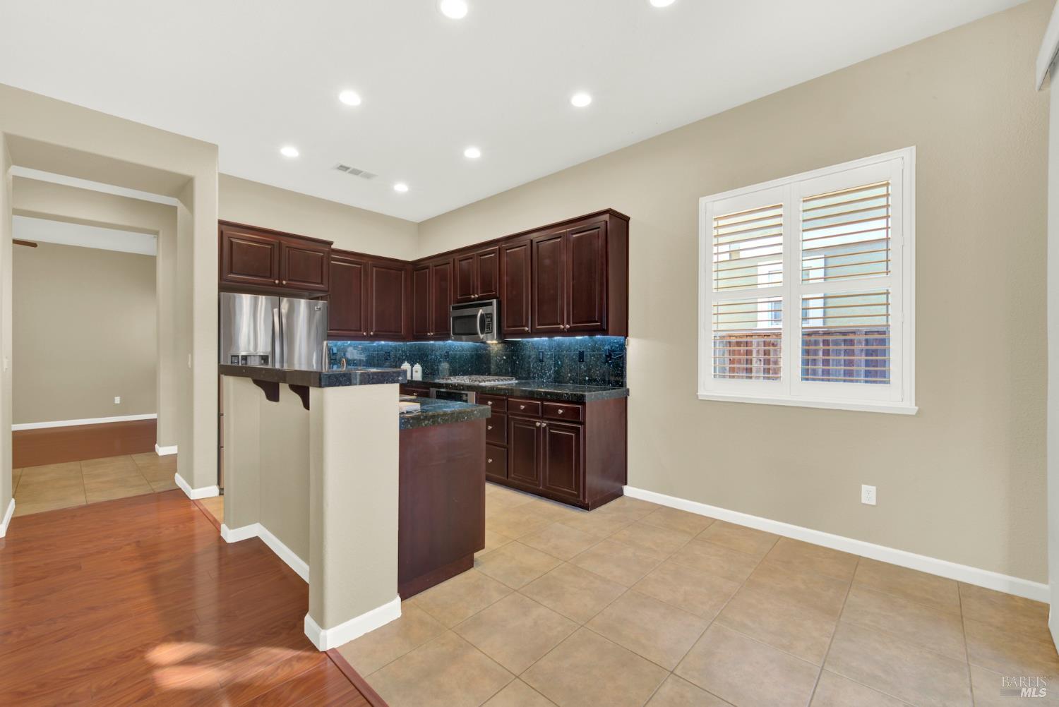 Detail Gallery Image 16 of 71 For 3007 Norwich Ct, Vacaville,  CA 95687 - 3 Beds | 2 Baths