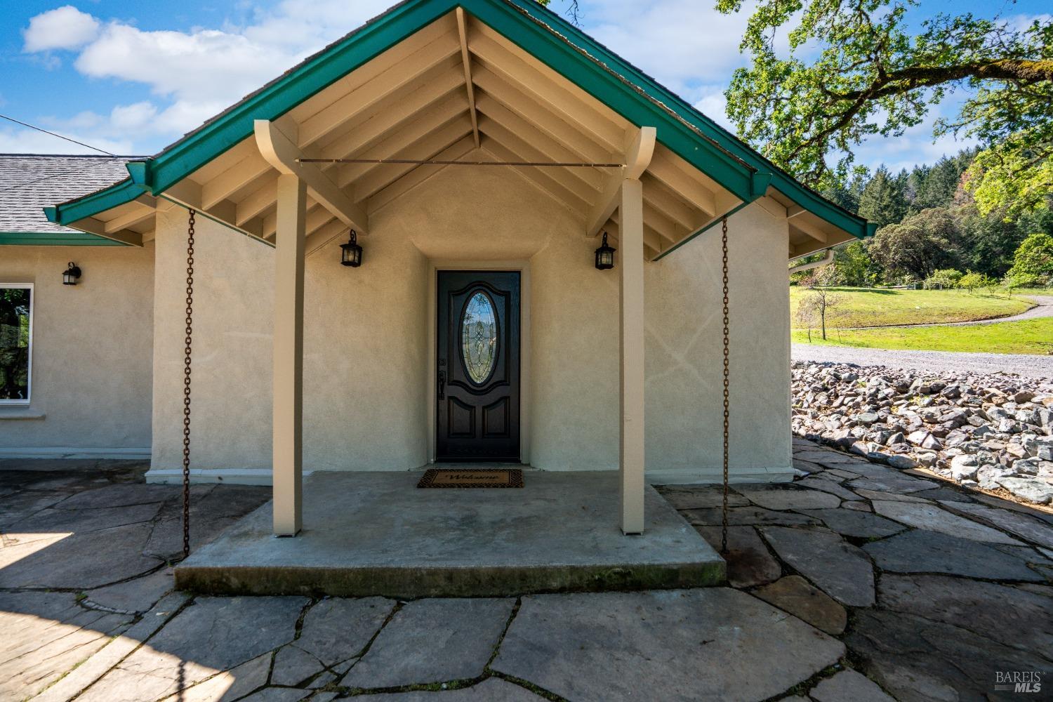 Detail Gallery Image 10 of 91 For 5510 Parducci Rd, Ukiah,  CA 95482 - 3 Beds | 3 Baths