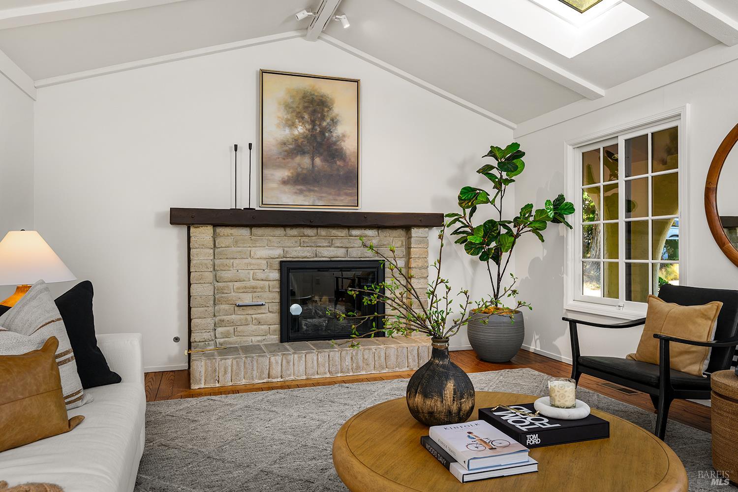 Detail Gallery Image 6 of 39 For 22 Paseo Mirasol Unkn, Tiburon,  CA 94920 - 4 Beds | 2 Baths