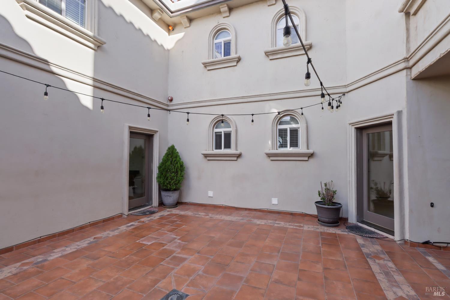 Detail Gallery Image 34 of 99 For 3945 Joslin Ln, Vacaville,  CA 95688 - 6 Beds | 5/4 Baths