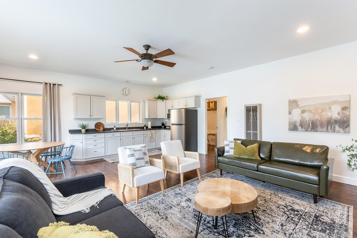 Detail Gallery Image 33 of 40 For 9821 Dawn Way, Windsor,  CA 95492 - 5 Beds | 4 Baths