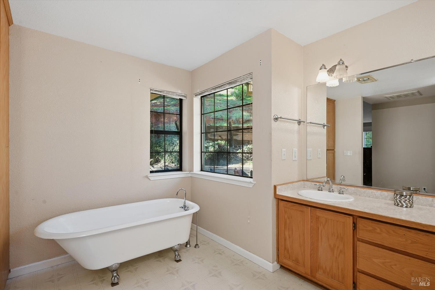 Detail Gallery Image 15 of 46 For 3469 Greenwood Dr, Kelseyville,  CA 95451 - 3 Beds | 2 Baths