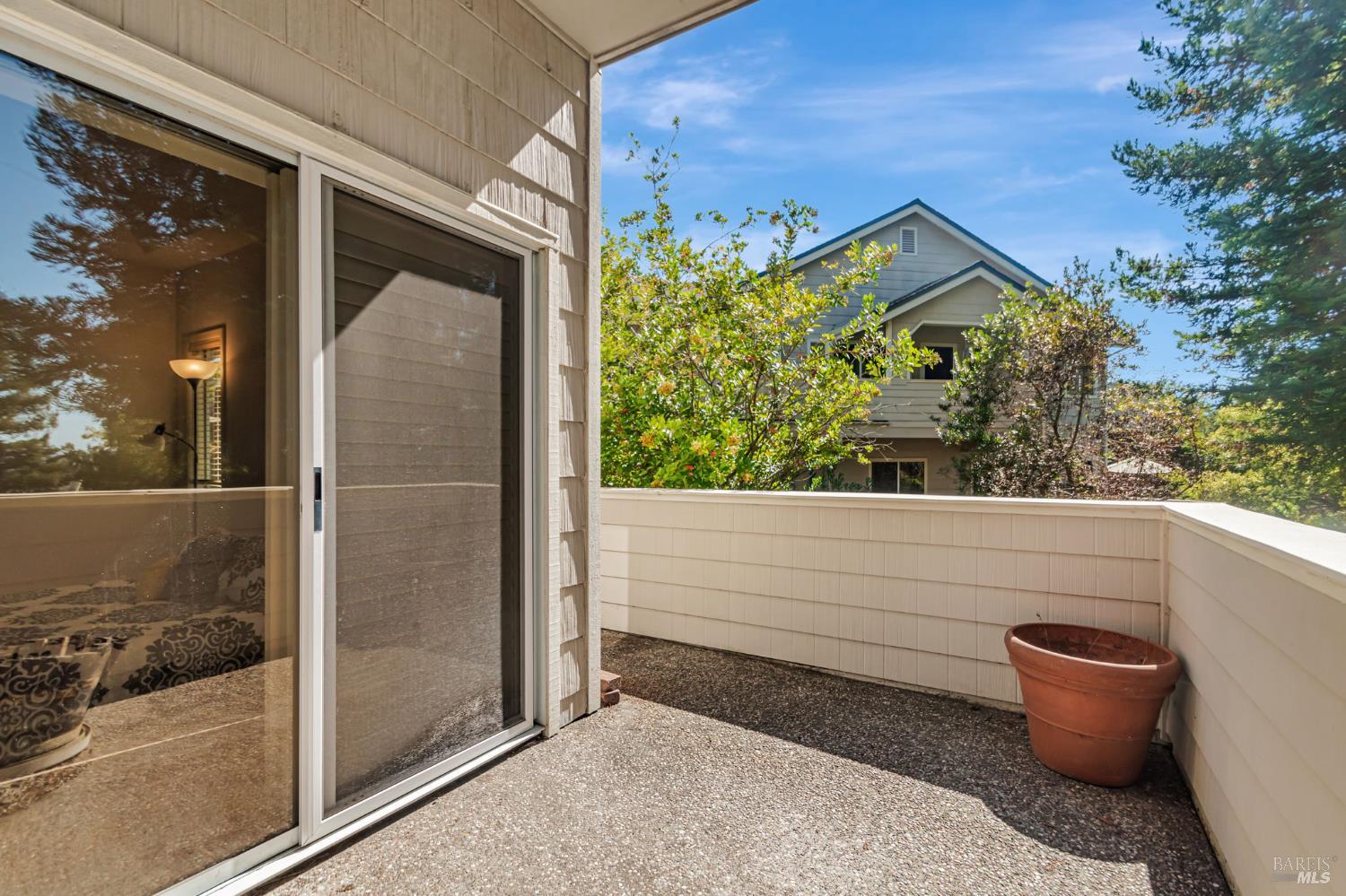 Detail Gallery Image 13 of 53 For 2016 Stonefield Ln, Santa Rosa,  CA 95403 - 3 Beds | 2/1 Baths