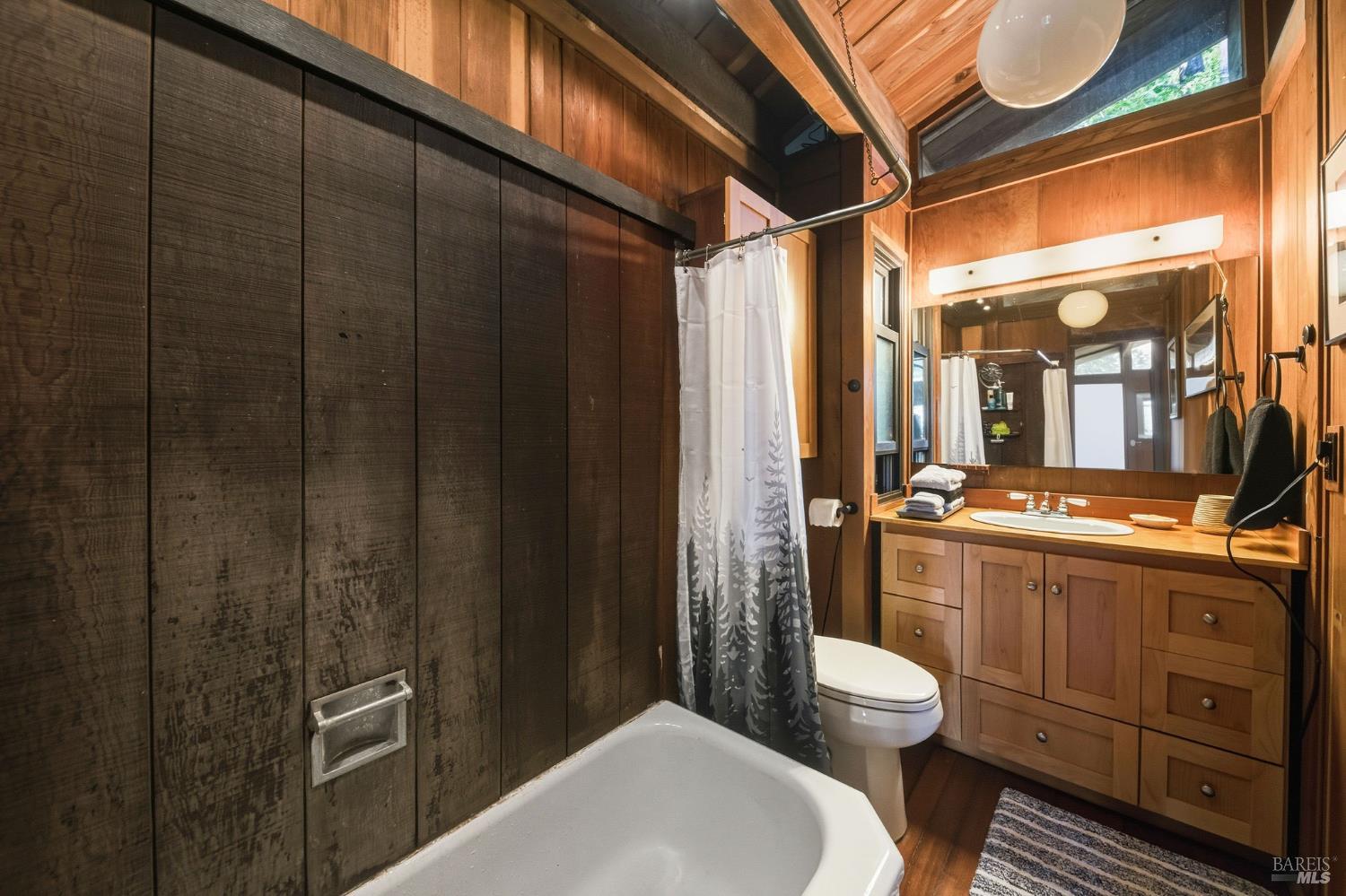 Detail Gallery Image 11 of 27 For 22000 Timber Cove Rd, Jenner,  CA 95450 - 2 Beds | 2 Baths