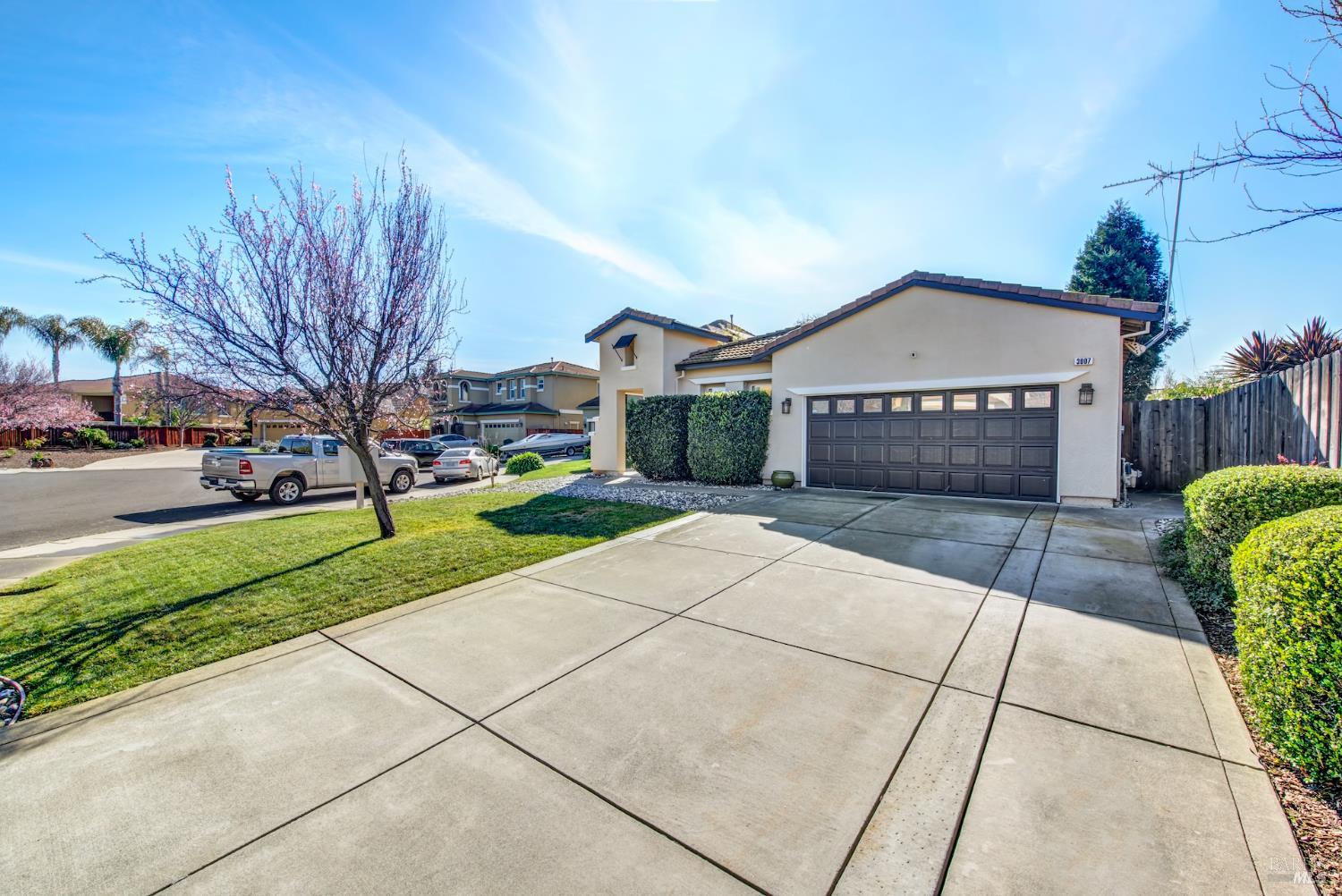 Detail Gallery Image 4 of 71 For 3007 Norwich Ct, Vacaville,  CA 95687 - 3 Beds | 2 Baths