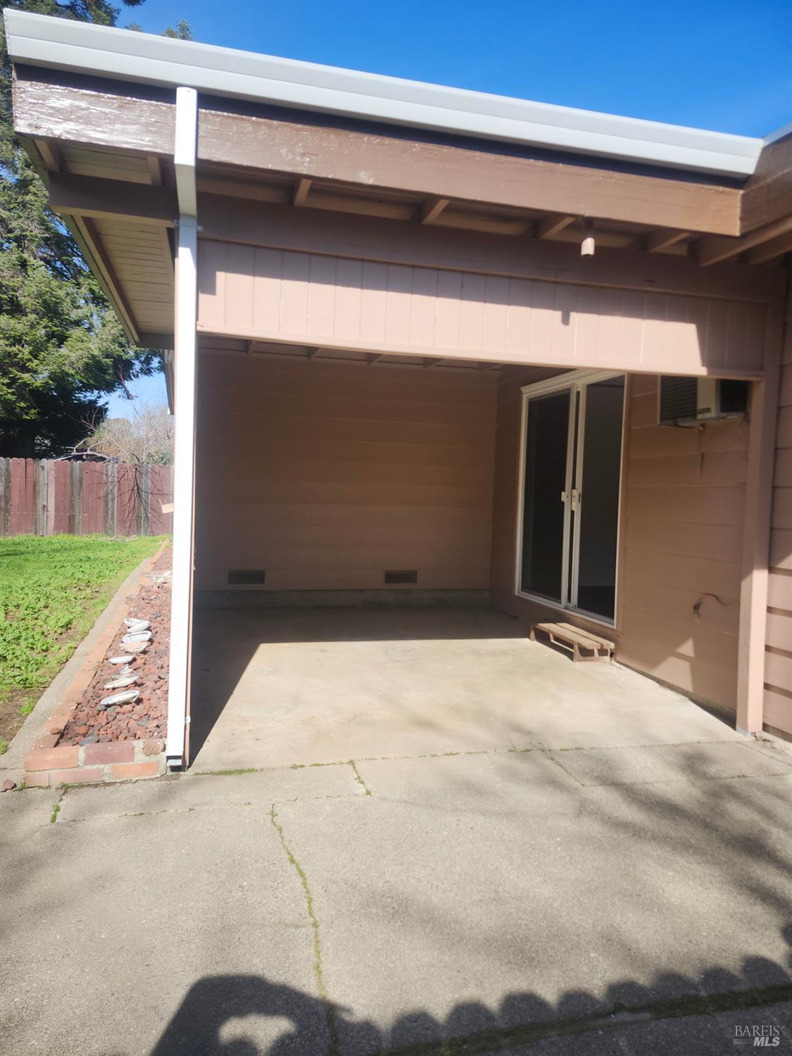 Detail Gallery Image 7 of 13 For 1338 Rose Ave, Ukiah,  CA 95482 - 3 Beds | 2 Baths