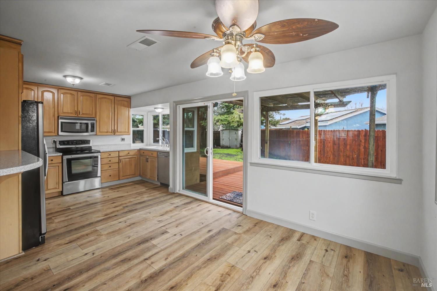 Detail Gallery Image 7 of 36 For 1213 Sprig Ct, Fairfield,  CA 94533 - 3 Beds | 2 Baths