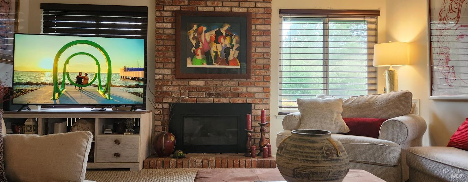 Detail Gallery Image 4 of 15 For 6 Woodgreen St, Santa Rosa,  CA 95409 - 1 Beds | 1 Baths