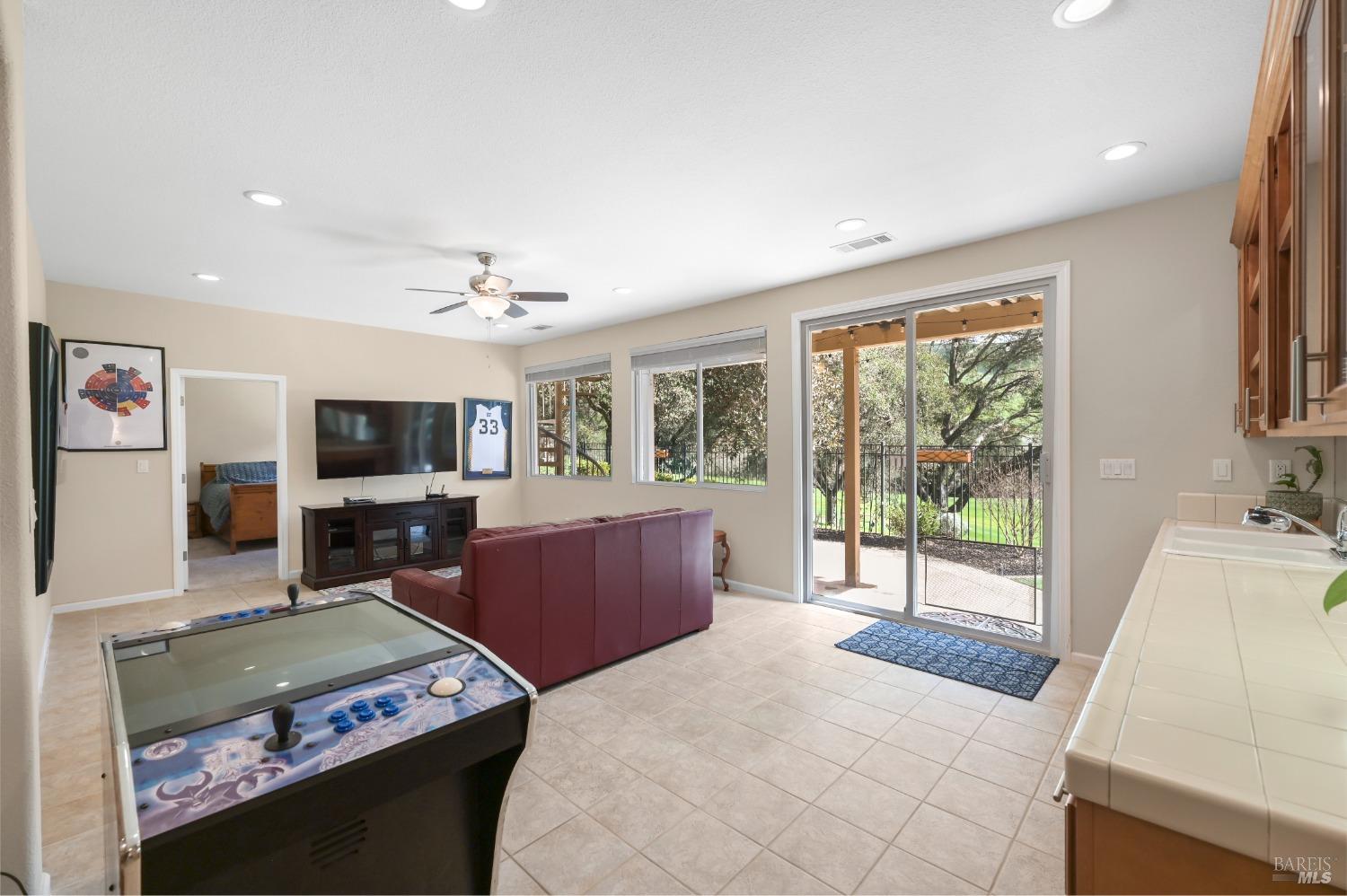 Detail Gallery Image 34 of 50 For 2664 Avocet Ln, Vallejo,  CA 94591 - 3 Beds | 2/1 Baths