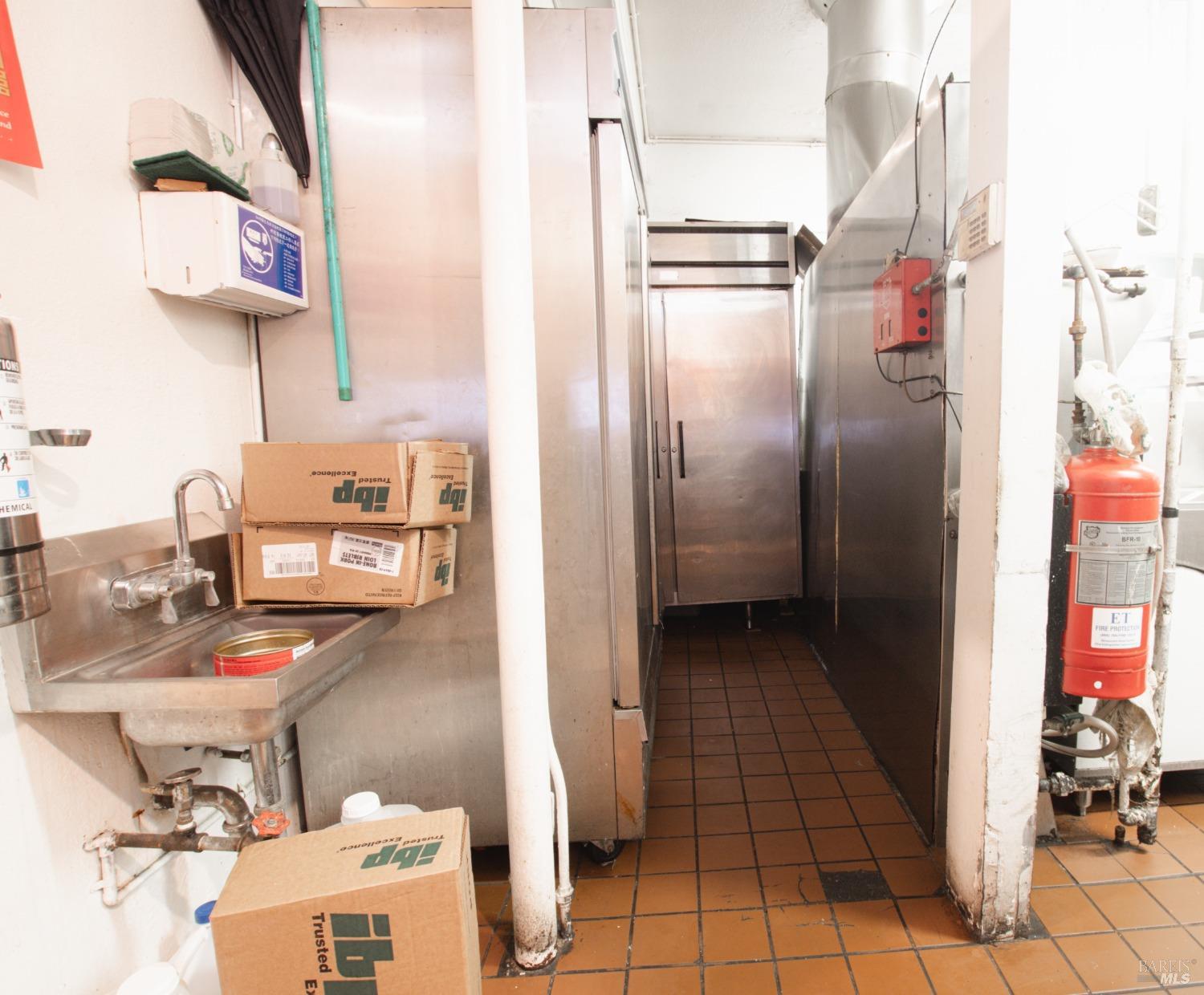 Detail Gallery Image 3 of 44 For 2811 Havenscourt Blvd, Oakland,  CA 94605 - – Beds | – Baths