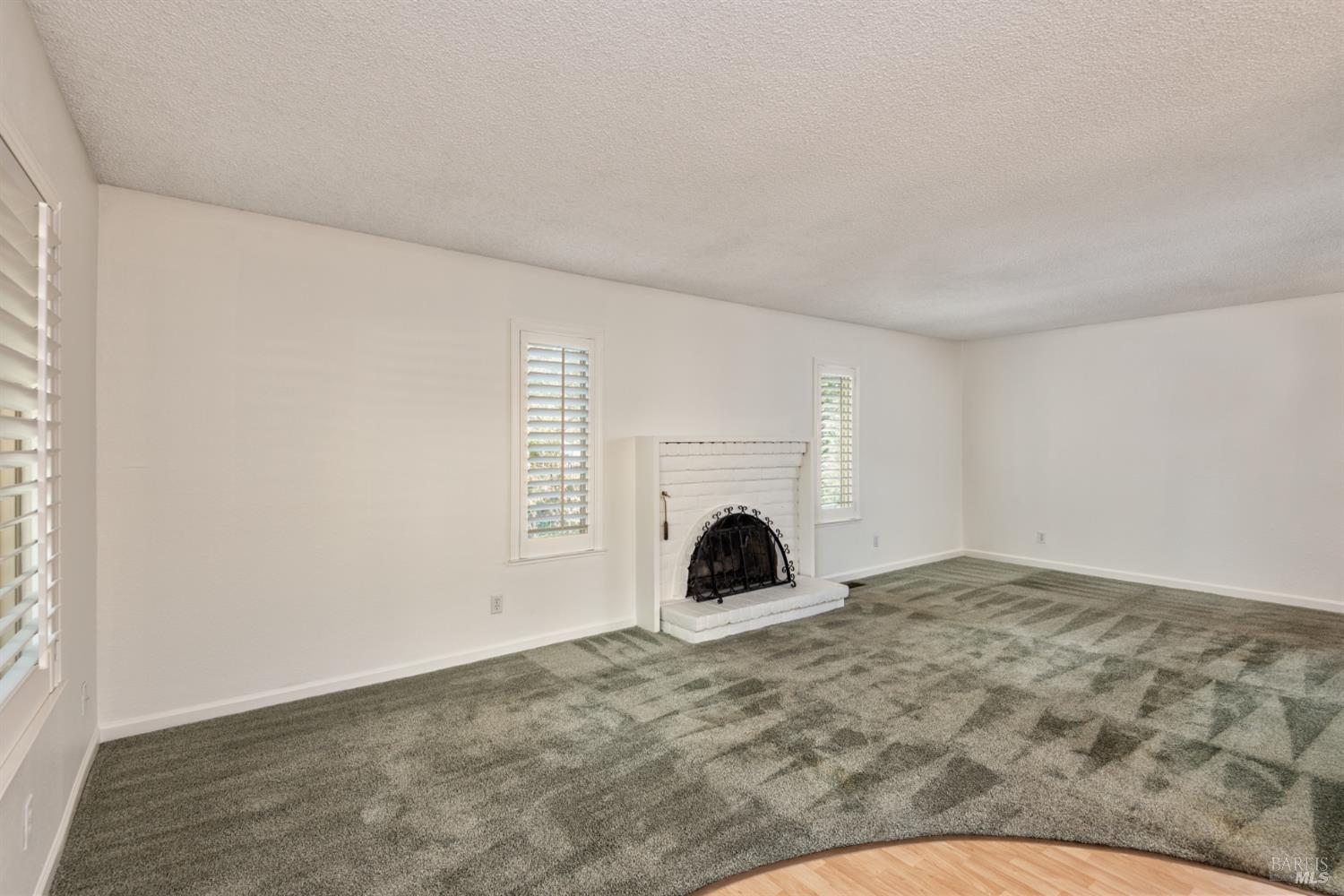 Detail Gallery Image 16 of 38 For 826 Adobe Dr, Santa Rosa,  CA 95404 - 3 Beds | 2 Baths