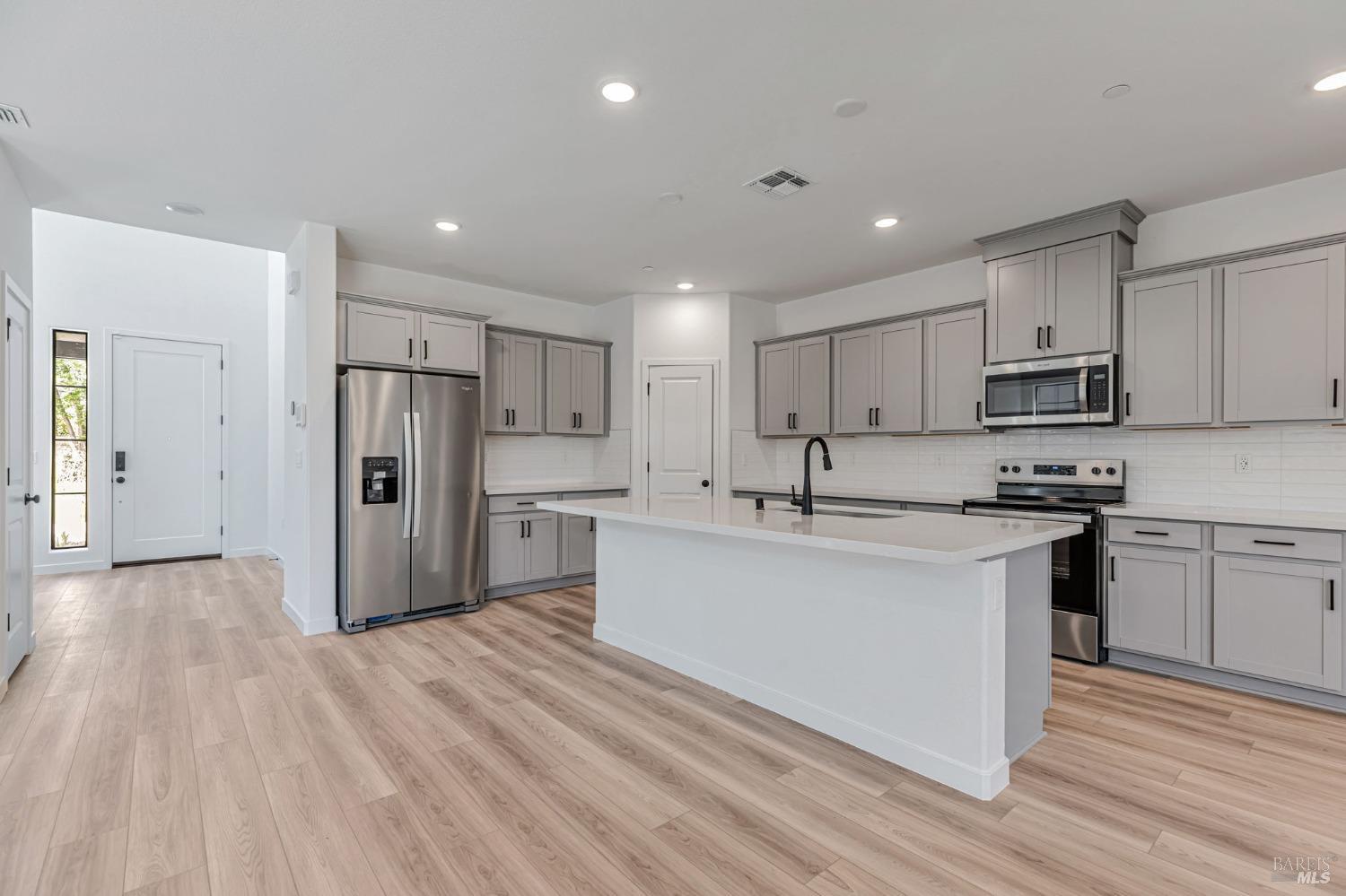 Detail Gallery Image 2 of 13 For 9013 Camino Colegio Rd, Rohnert Park,  CA 94928 - 4 Beds | 3 Baths