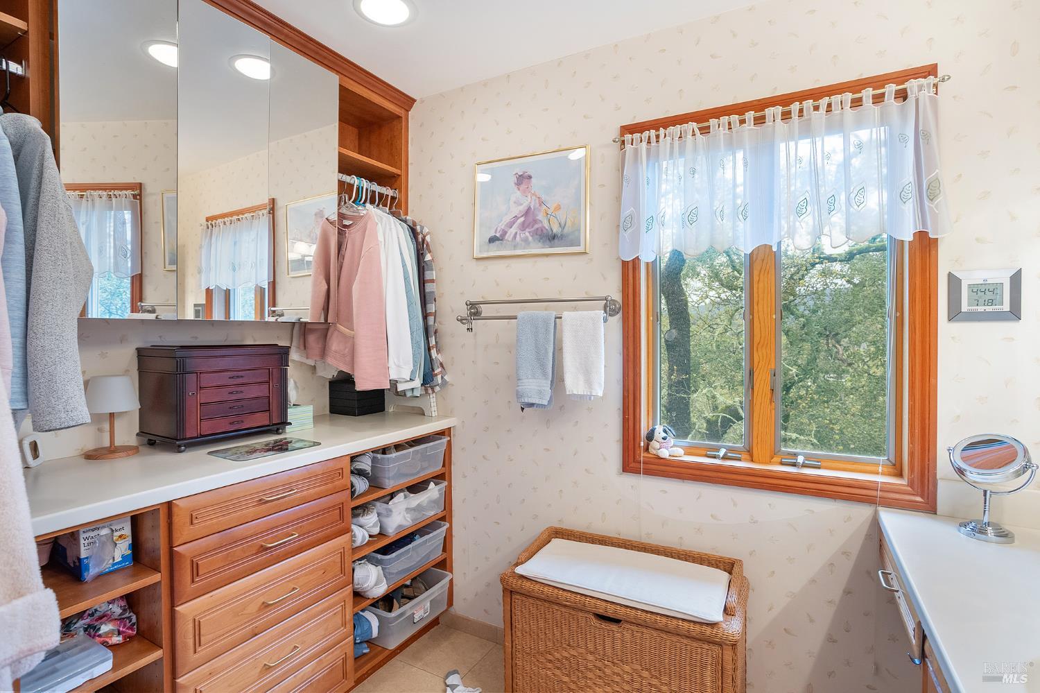 Detail Gallery Image 34 of 91 For 17650 High Rd, Sonoma,  CA 95476 - 3 Beds | 3/1 Baths