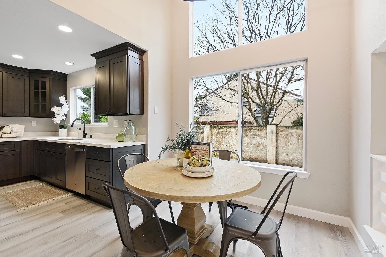 Detail Gallery Image 19 of 54 For 1121 Willow Ln, Fairfield,  CA 94533 - 4 Beds | 3 Baths