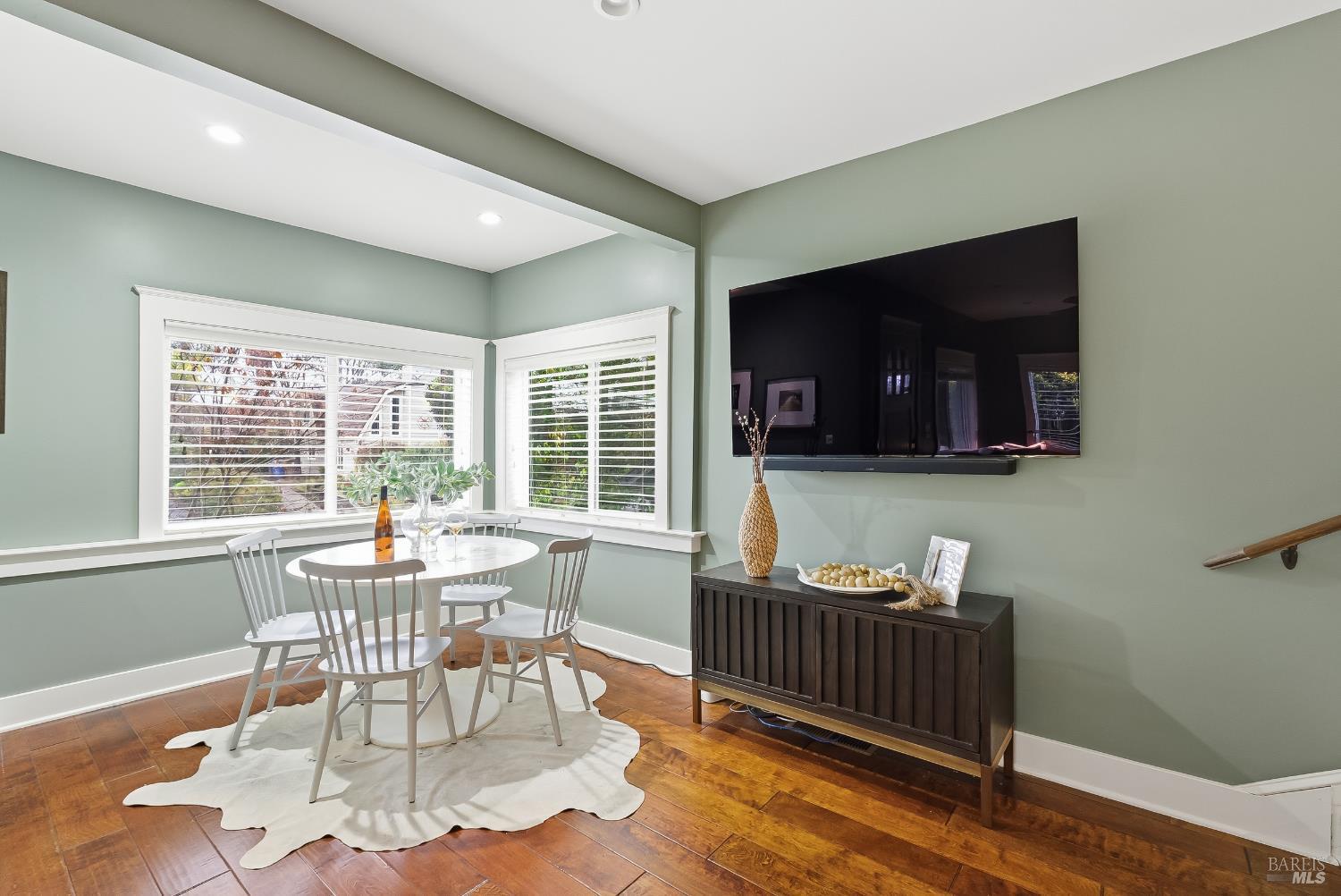 Detail Gallery Image 8 of 34 For 225 Berna Ave, Napa,  CA 94559 - 3 Beds | 2/1 Baths