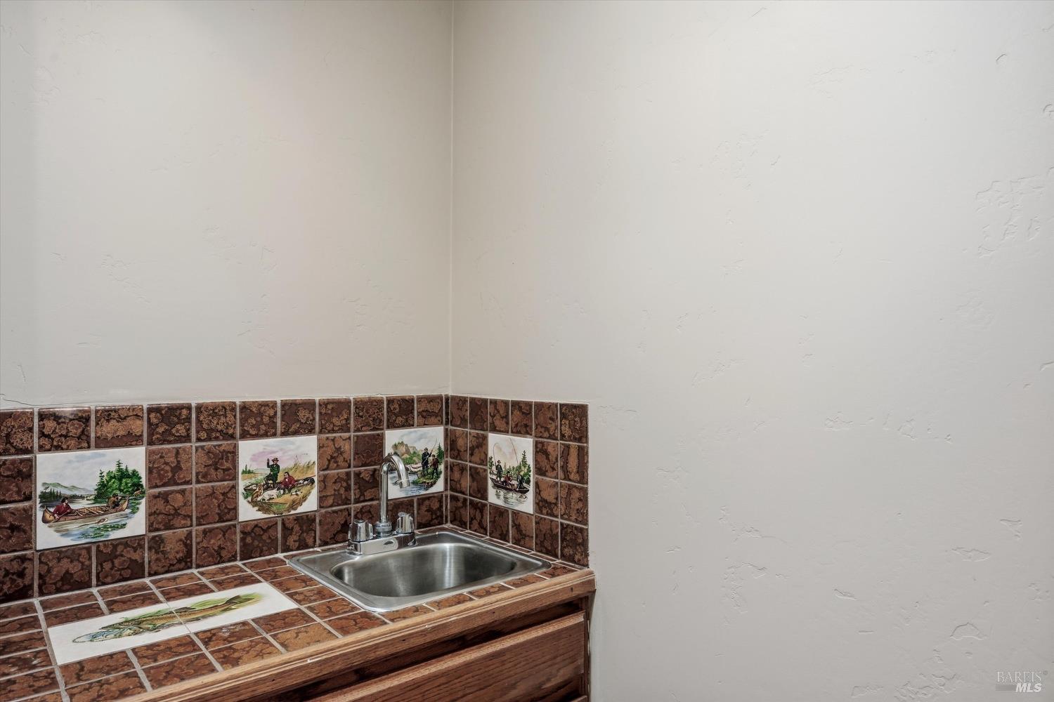 Detail Gallery Image 19 of 37 For 19474 Donkey Hill Rd, Hidden Valley Lake,  CA 95467 - 3 Beds | 2 Baths