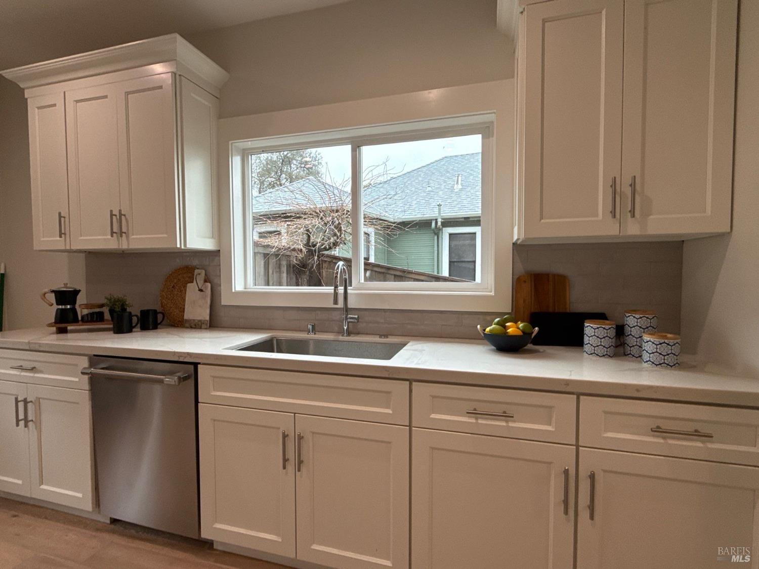 Detail Gallery Image 16 of 45 For 1008 Evans Ave, Napa,  CA 94559 - 4 Beds | 4/1 Baths