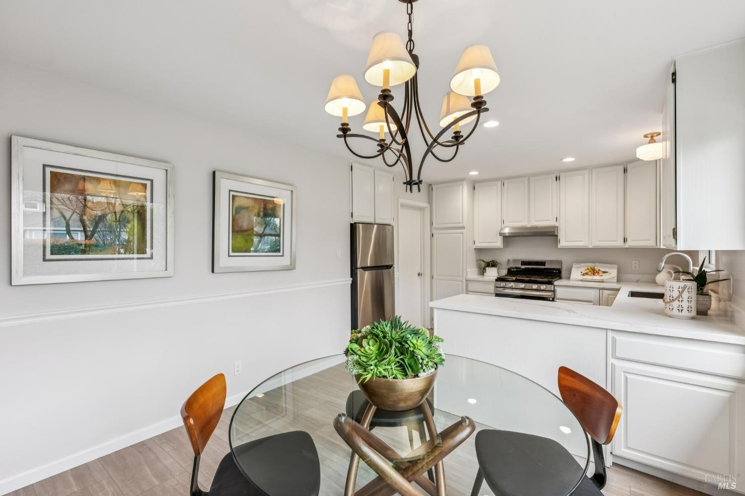 Detail Gallery Image 20 of 55 For 1128 Elm Dr, Novato,  CA 94945 - 2 Beds | 2 Baths