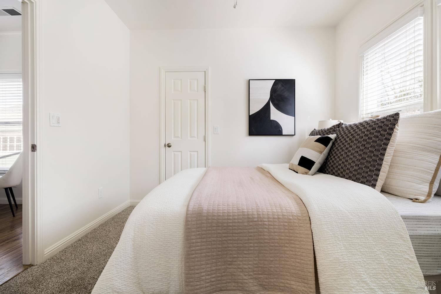 Detail Gallery Image 12 of 28 For 11 10th St, Petaluma,  CA 94952 - 2 Beds | 1 Baths