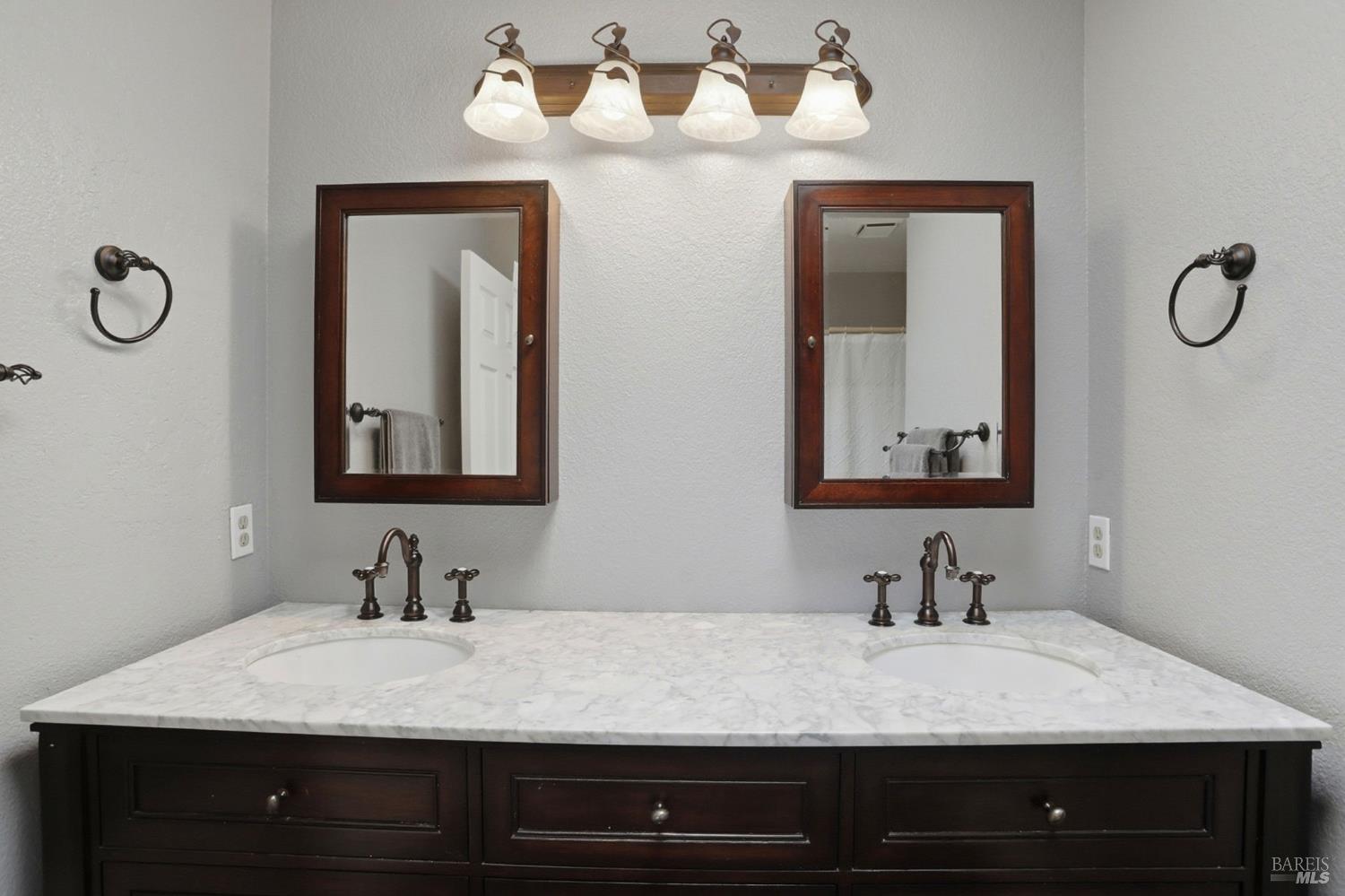 Detail Gallery Image 35 of 52 For 708 Owl Dr, Vacaville,  CA 95687 - 4 Beds | 3 Baths