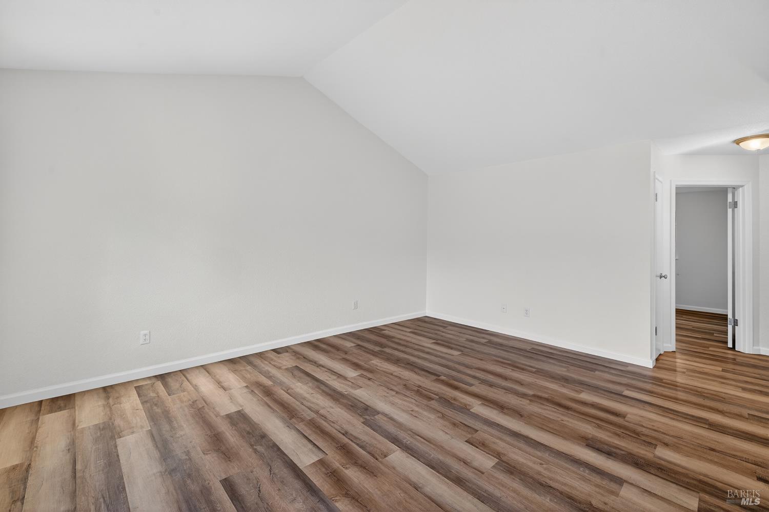 Detail Gallery Image 8 of 24 For 663 Spring Ln, Sonoma,  CA 95476 - 2 Beds | 1 Baths