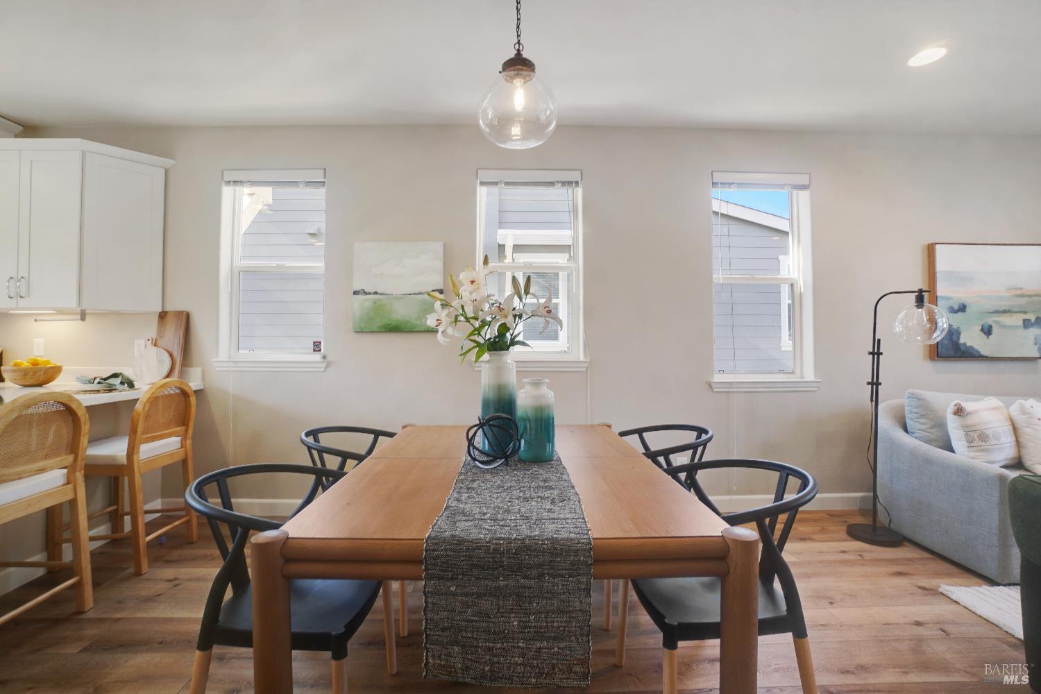 Detail Gallery Image 11 of 30 For 113 Firefly Ln, Napa,  CA 94558 - 3 Beds | 3/1 Baths