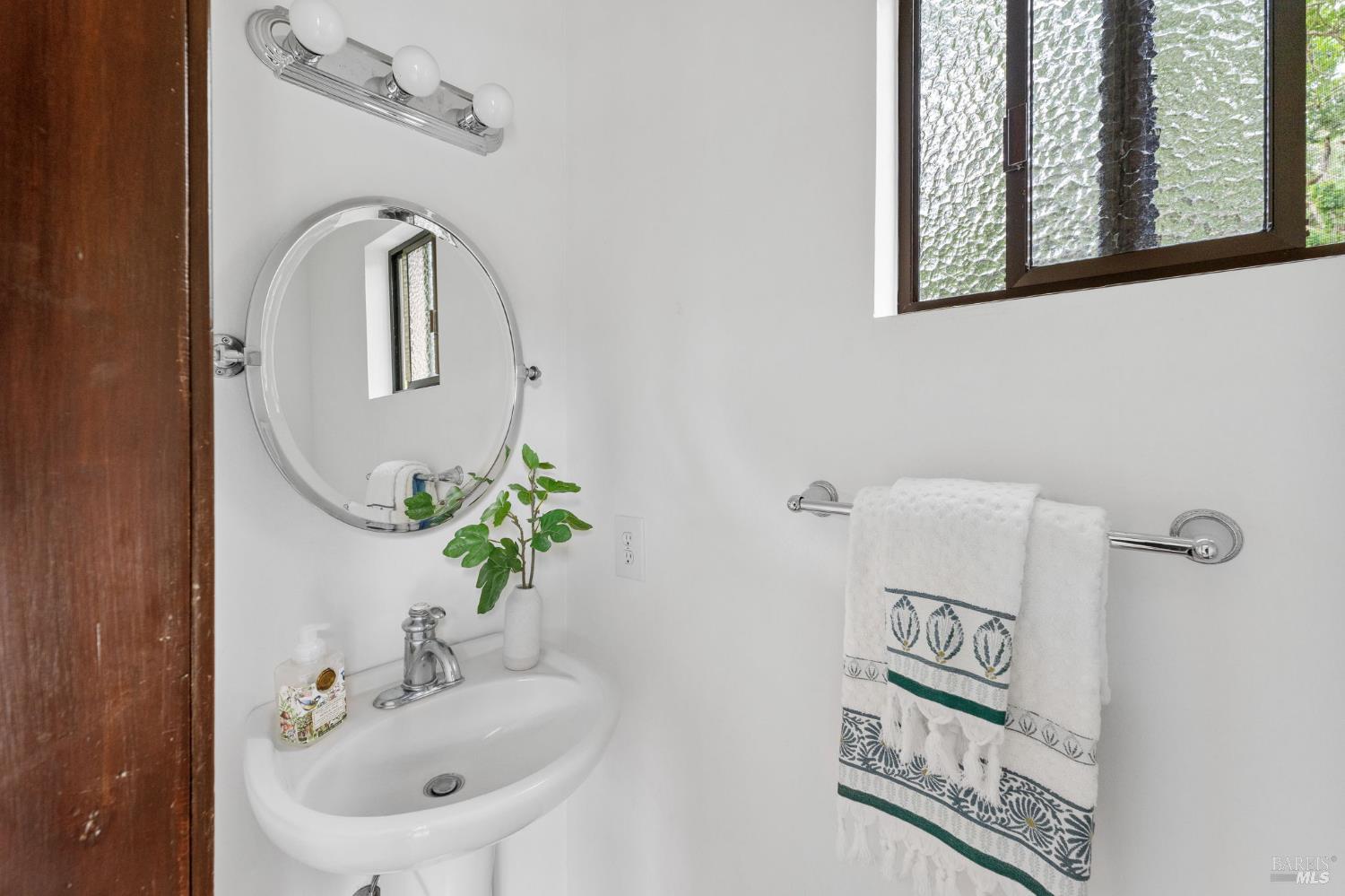 Detail Gallery Image 22 of 64 For 2231 1st Ave, Napa,  CA 94558 - 4 Beds | 3/1 Baths