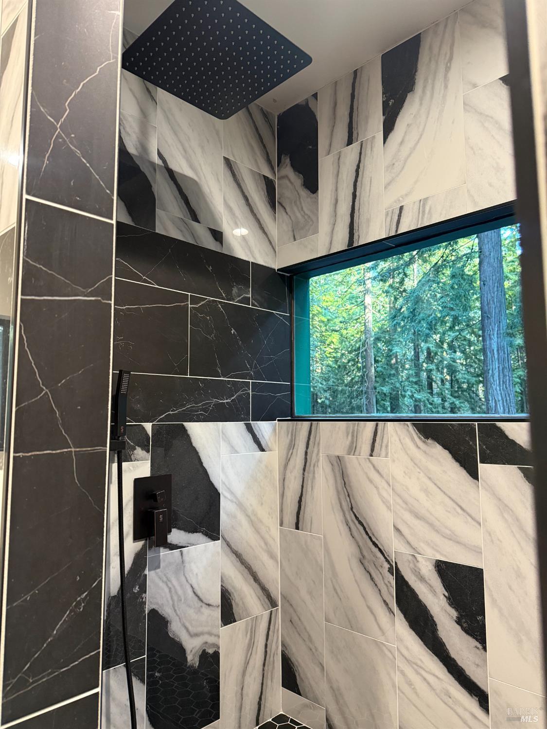 Detail Gallery Image 4 of 35 For 17001 Walker Lake Rd, Willits,  CA 95490 - 3 Beds | 2 Baths