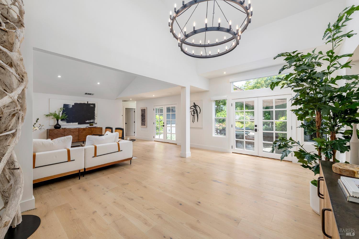 Detail Gallery Image 6 of 65 For 2501 Pinot Way, Saint Helena,  CA 94574 - 5 Beds | 3/1 Baths