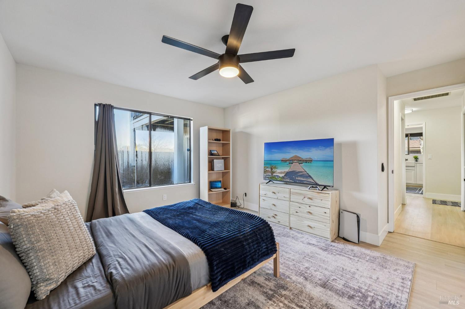 Detail Gallery Image 13 of 23 For 2 Lakeview Ct, Novato,  CA 94947 - 2 Beds | 1 Baths