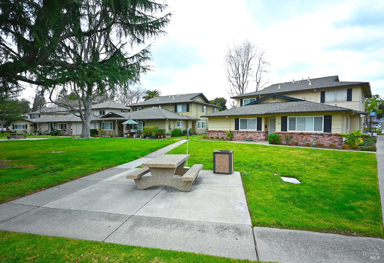 Detail Gallery Image 22 of 27 For 1049 Mohr Ln a,  Concord,  CA 94518 - 2 Beds | 1 Baths