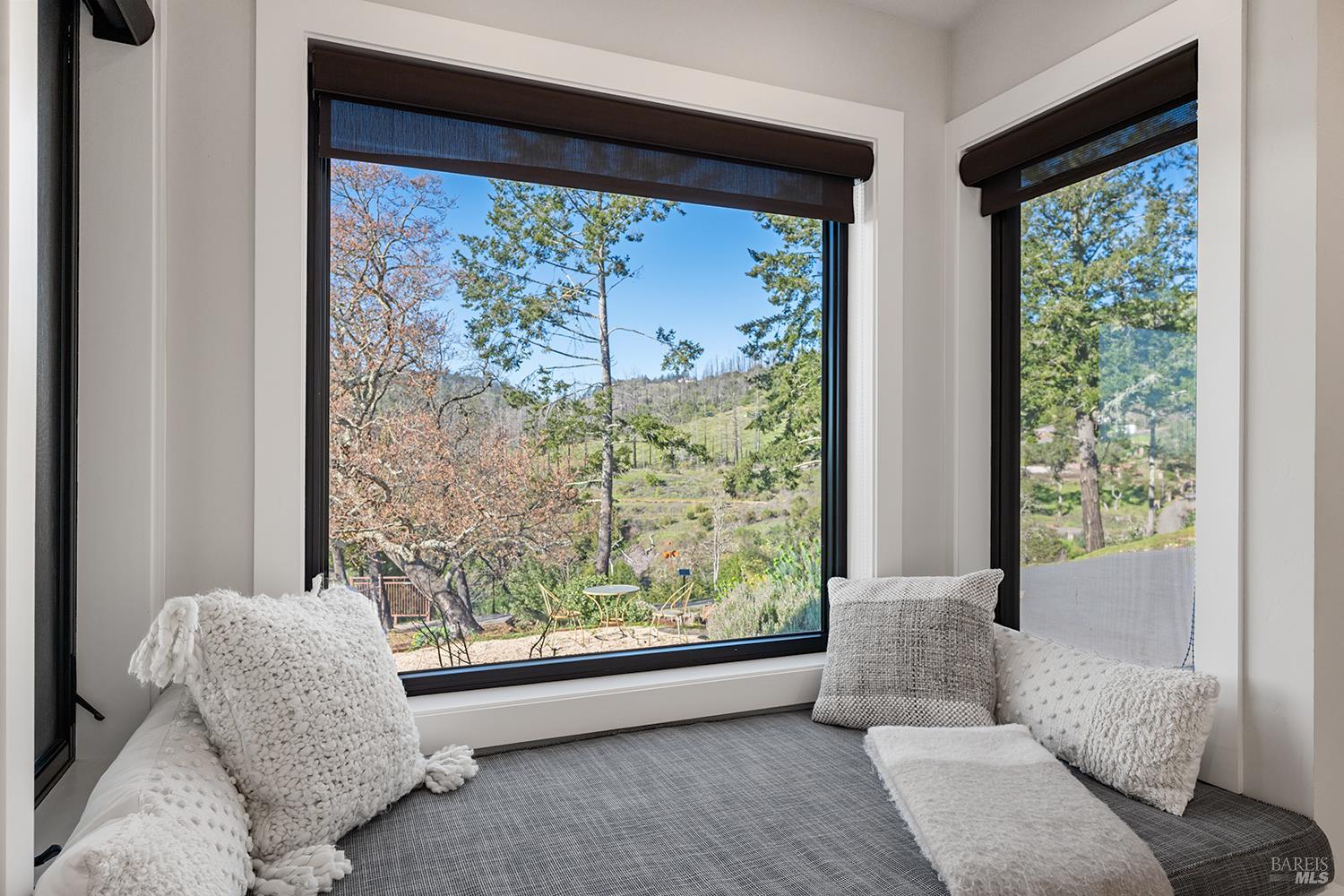 Detail Gallery Image 23 of 54 For 1750 Crystal Springs Ct, Santa Rosa,  CA 95404 - 3 Beds | 2 Baths