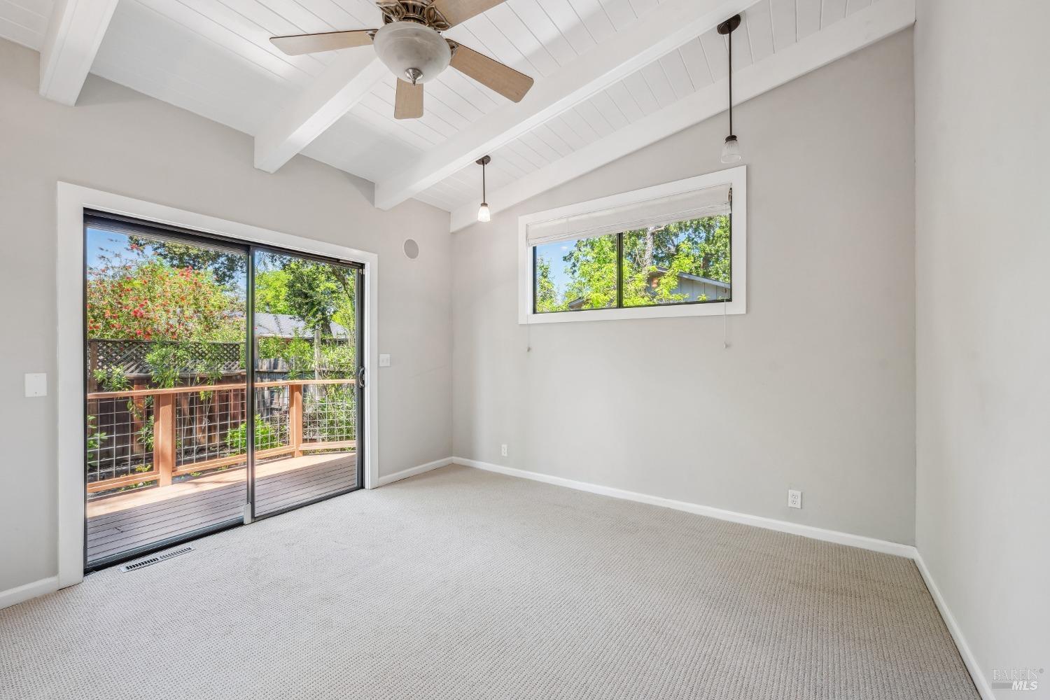 Detail Gallery Image 8 of 24 For 18450 Lucas Ave, Sonoma,  CA 95476 - 2 Beds | 2 Baths