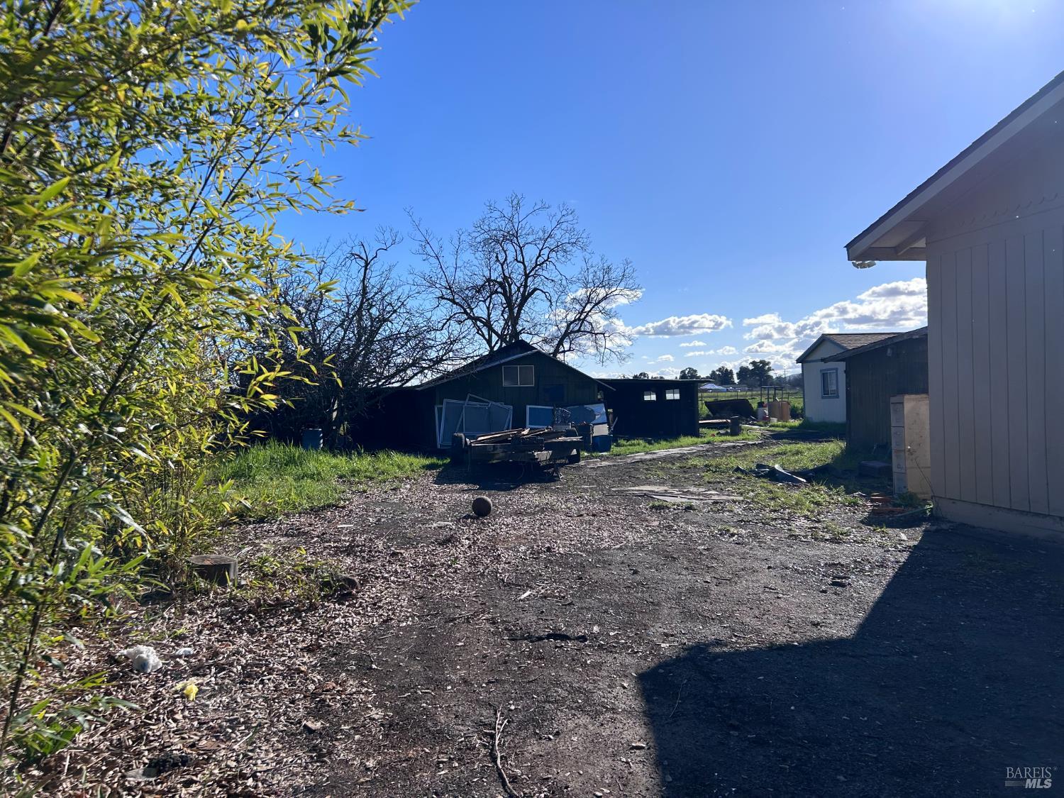 Detail Gallery Image 6 of 22 For 1005 Poplar Rd, Vacaville,  CA 95687 - 3 Beds | 1 Baths