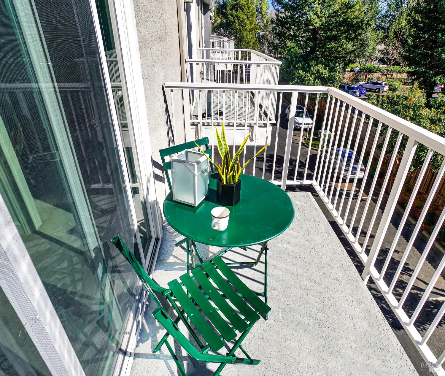 Detail Gallery Image 15 of 30 For 113 Firefly Ln, Napa,  CA 94558 - 3 Beds | 3/1 Baths