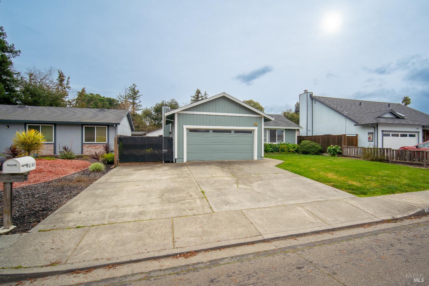 Detail Gallery Image 2 of 49 For 1243 Eleanor Ave, Rohnert Park,  CA 94928 - 3 Beds | 2 Baths