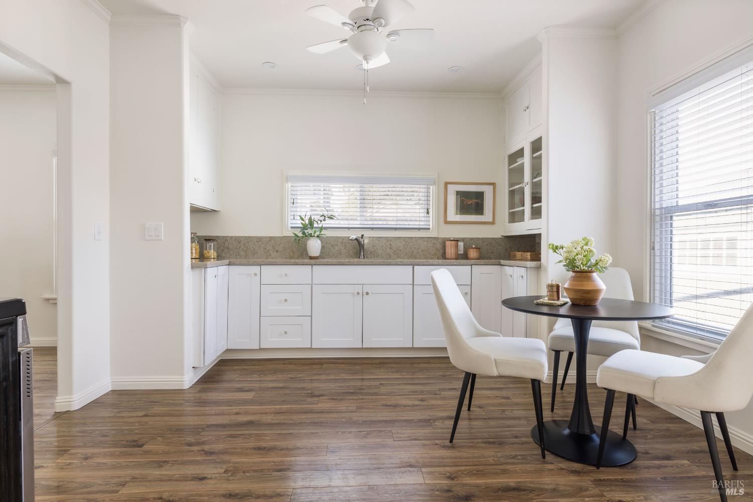 Detail Gallery Image 7 of 28 For 11 10th St, Petaluma,  CA 94952 - 2 Beds | 1 Baths