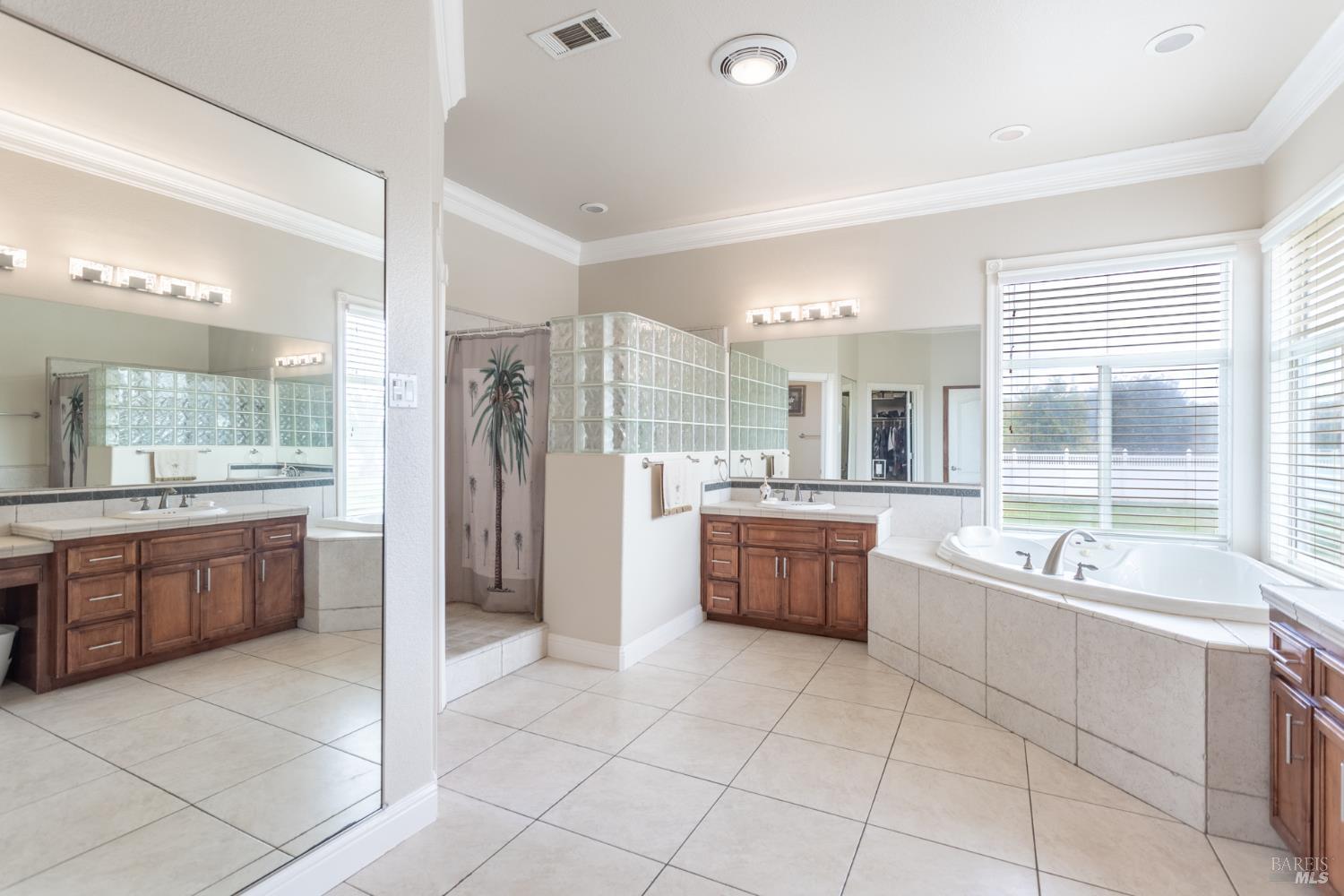 Detail Gallery Image 25 of 58 For 7605 Churn Creek Rd, Redding,  CA 96002 - 5 Beds | 2/1 Baths