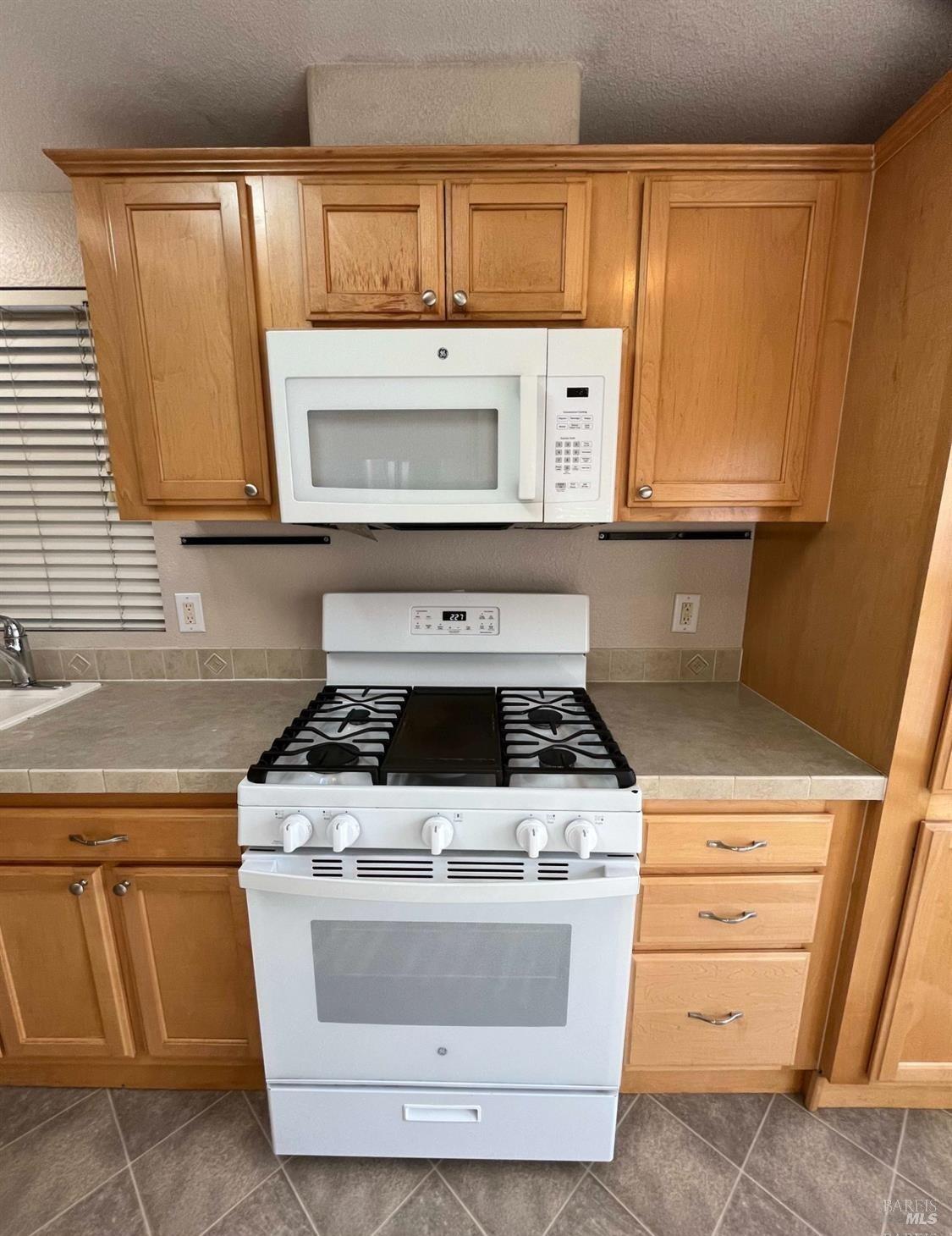 Detail Gallery Image 18 of 22 For 70 Coronado Cir, Santa Rosa,  CA 95409 - 2 Beds | 2 Baths