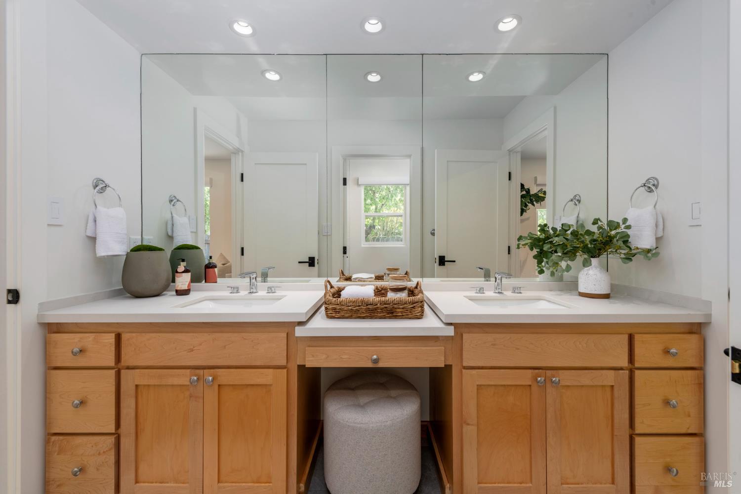 Detail Gallery Image 37 of 65 For 2501 Pinot Way, Saint Helena,  CA 94574 - 5 Beds | 3/1 Baths