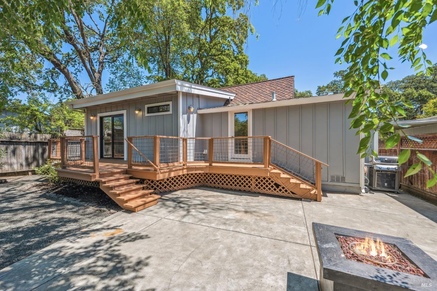 Detail Gallery Image 18 of 24 For 18450 Lucas Ave, Sonoma,  CA 95476 - 2 Beds | 2 Baths